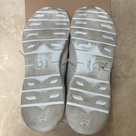 UGG Womens Athletic Shoes Size 9 - Picture 4 of 9